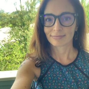 Meet your Posher, Emily